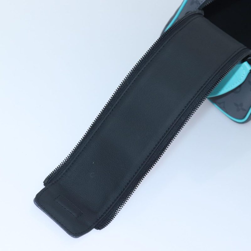 Louis Vuitton Monogram Eclipse Reverse Dopp Kit Bag Turquoise M11482 Auth 89059SA - Image 8