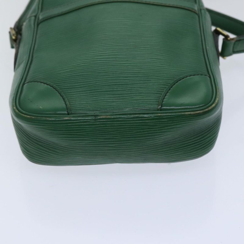 Louis Vuitton Epi Danube Shoulder Bag Green M45634  89323 - Image 5