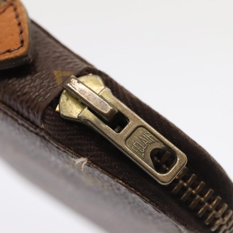 Louis Vuitton Monogram Poche Escapade Travel Case M60113  90259 - Image 9