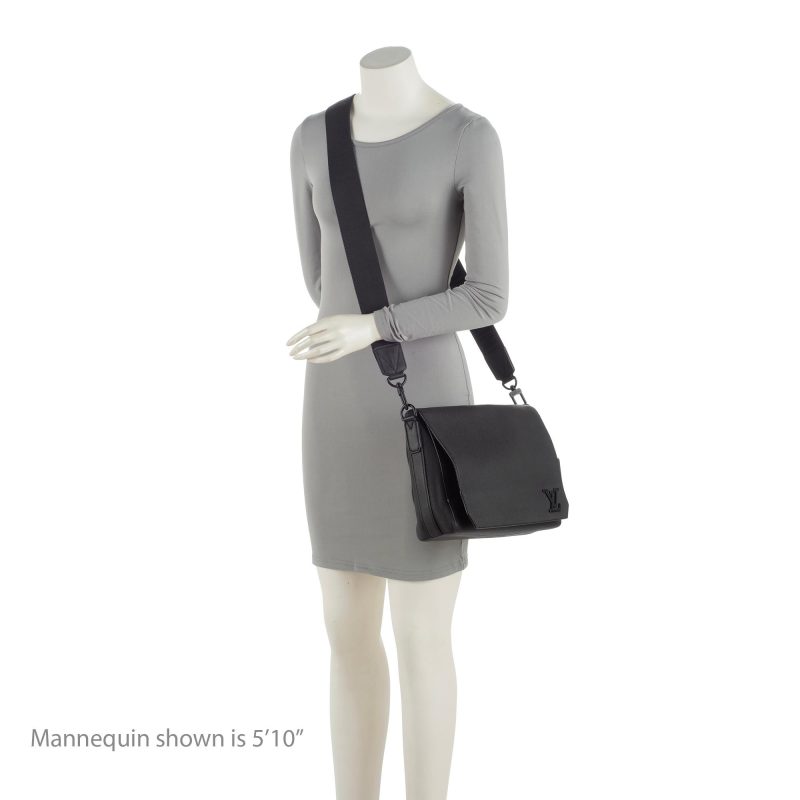 Louis Vuitton Calfskin Aerogram Takeoff Messenger Bag (QgVacu) - Image 5