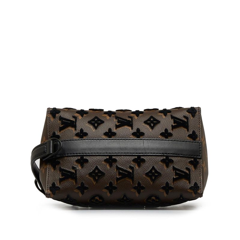 Louis Vuitton Monogram Tuffetage Triangle Messenger (mXWoCr) - Image 4