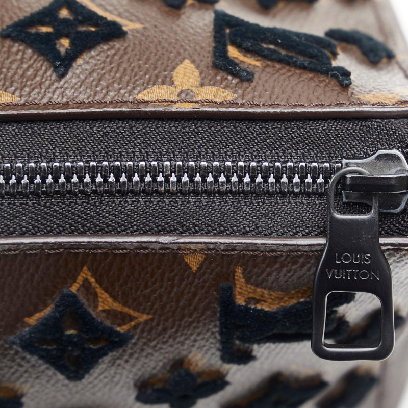 Louis Vuitton Monogram Tuffetage Triangle Messenger (mXWoCr) - Image 9