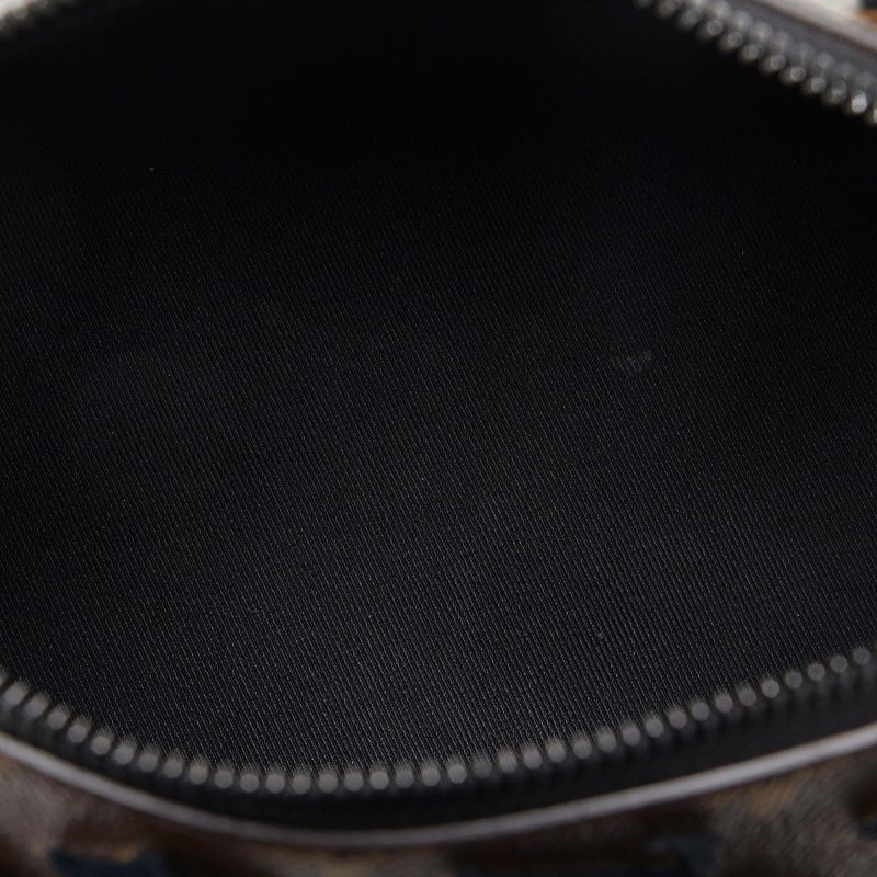 Louis Vuitton Monogram Tuffetage Triangle Messenger (mXWoCr) - Image 6
