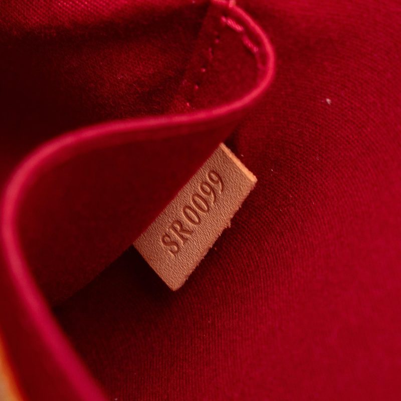Louis Vuitton Monogram Vernis Roxbury Drive (1QSWmz) - Image 8