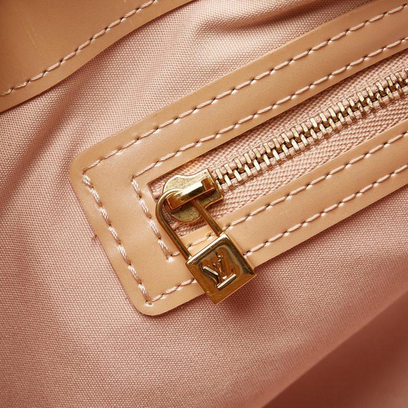 Louis Vuitton Monogram Vernis Wilshire PM 35396) - Image 9