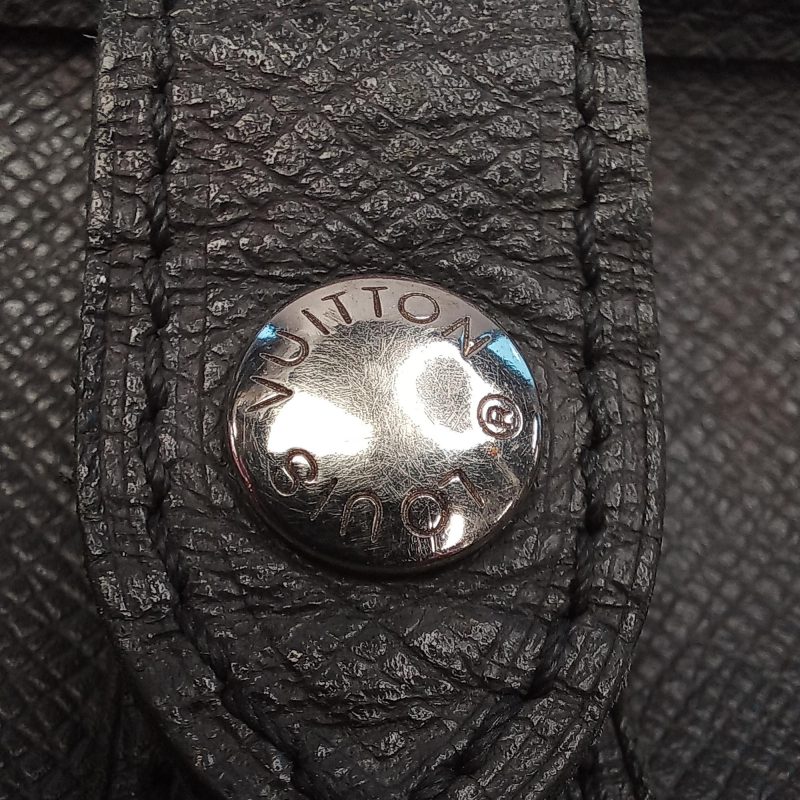 Louis Vuitton Taiga Andrei (0suZWV) - Image 8