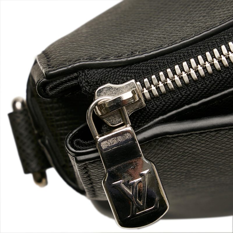 Louis Vuitton Taiga Anton Briefcase (QDJcXn) - Image 10