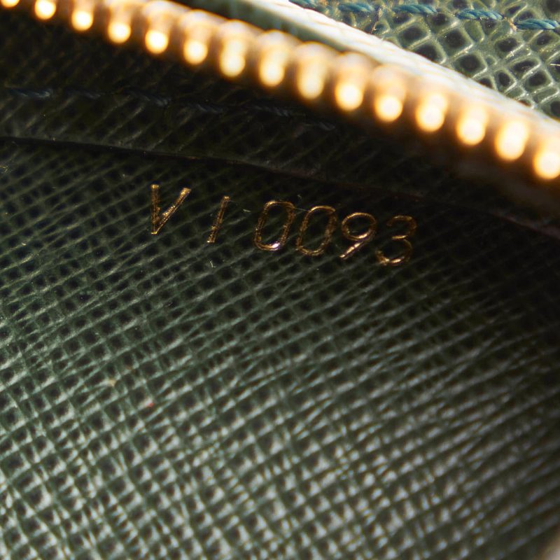 Louis Vuitton Taiga Baikal (28343) - Image 8