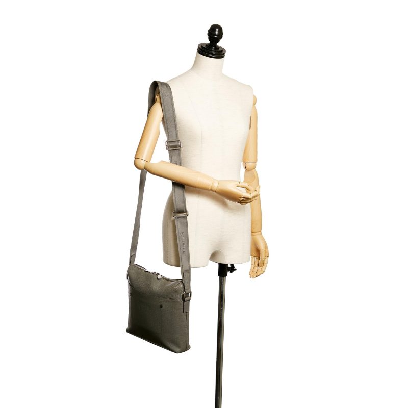 Louis Vuitton Taiga Grigori PM (29887) - Image 5