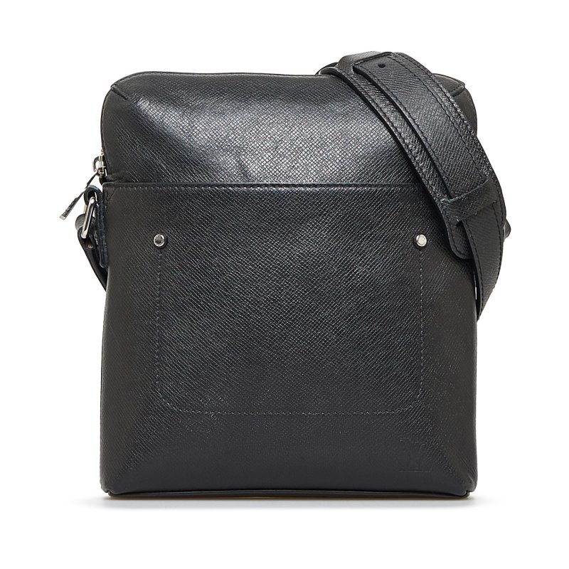 Louis Vuitton Taiga Grigori Pochette (IVvLdx)