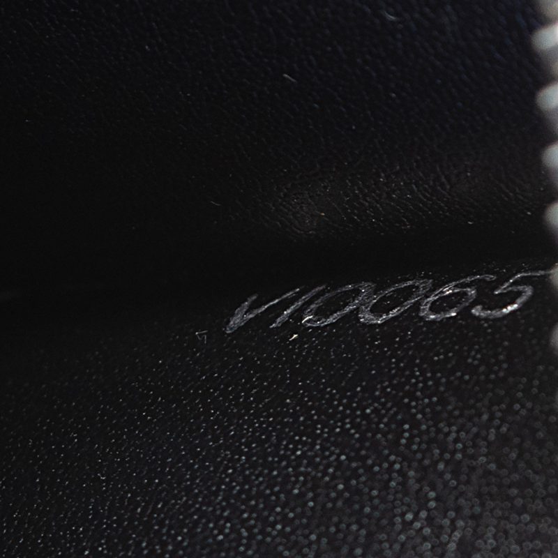 Louis Vuitton Taiga Leather Lozan Briefcase (9OeHvp) - Image 6
