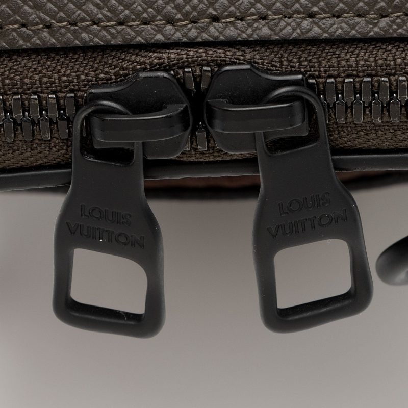 Louis Vuitton Taiga Leather Monogram Canvas Phone Box Crossbody Bag (tzlpri) - Image 9