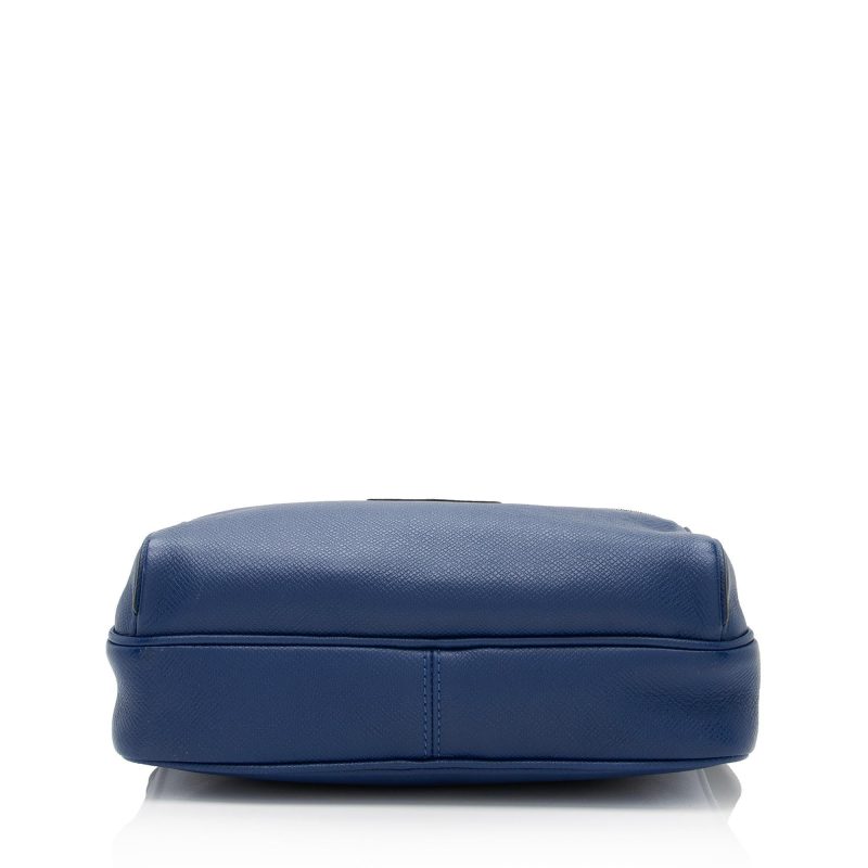 Louis Vuitton Taiga Leather Outdoor Messenger (gDGAzc) - Image 4