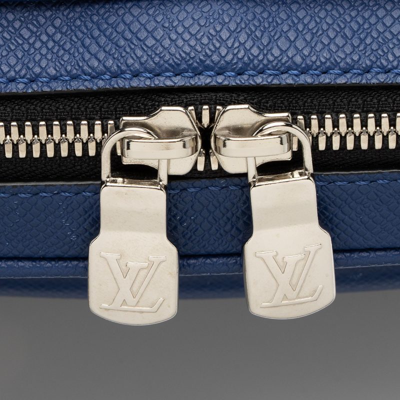 Louis Vuitton Taiga Leather Outdoor Messenger (gDGAzc) - Image 10