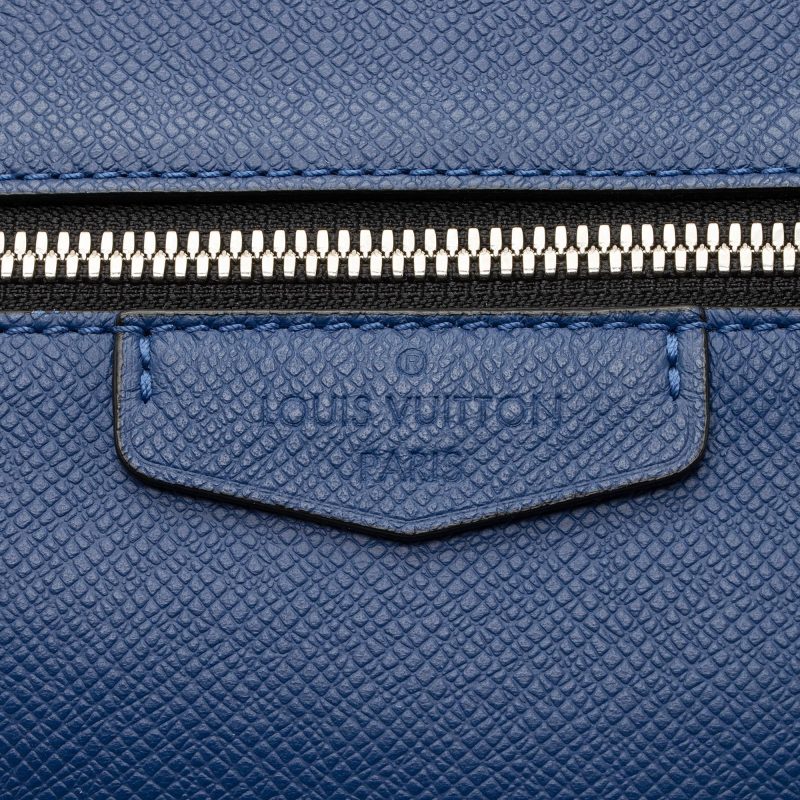 Louis Vuitton Taiga Leather Outdoor Messenger (gDGAzc) - Image 9