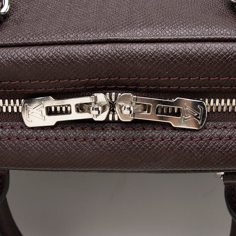 Louis Vuitton Taiga Leather Porte Documents Voyage Briefcase (18195) - Image 9