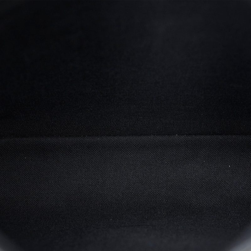 Louis Vuitton Taiga Luca (ePr5Wb) - Image 6