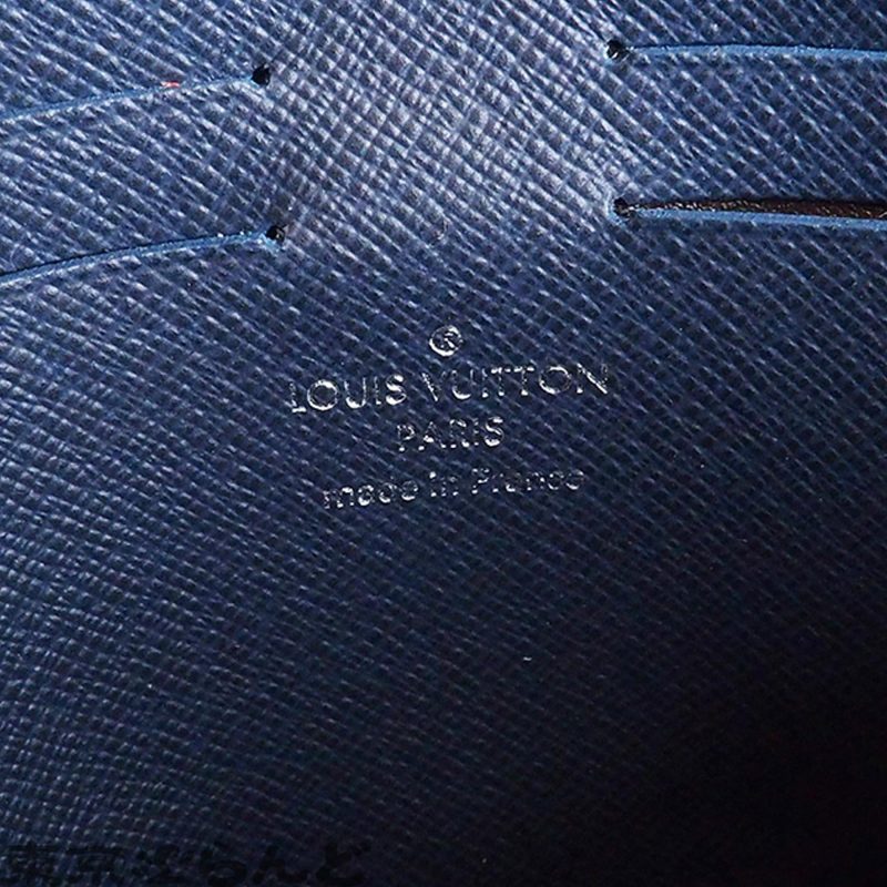 Louis Vuitton Taiga Pochette Kasai (blvHqr) - Image 4