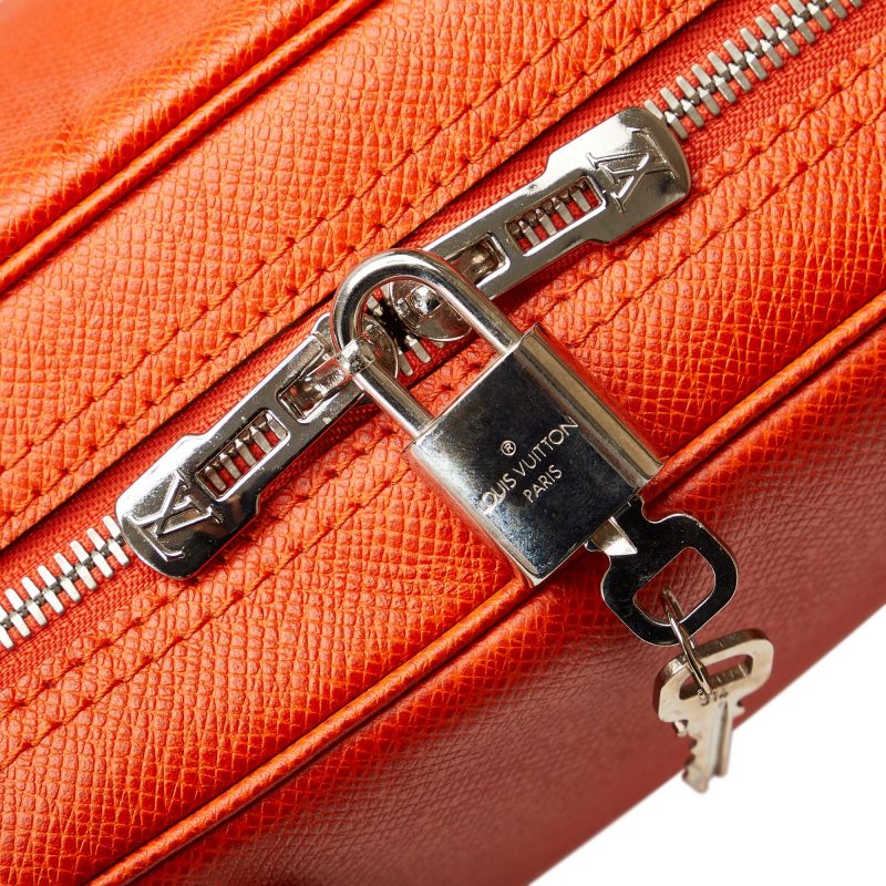 Louis Vuitton Taiga Porte-Documents Voyage PM (AP4Dey) - Image 9