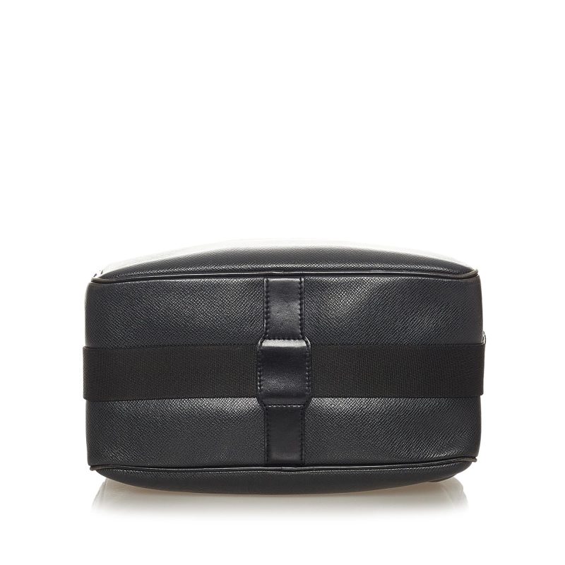 Louis Vuitton Taiga Reporter PM (27532) - Image 4