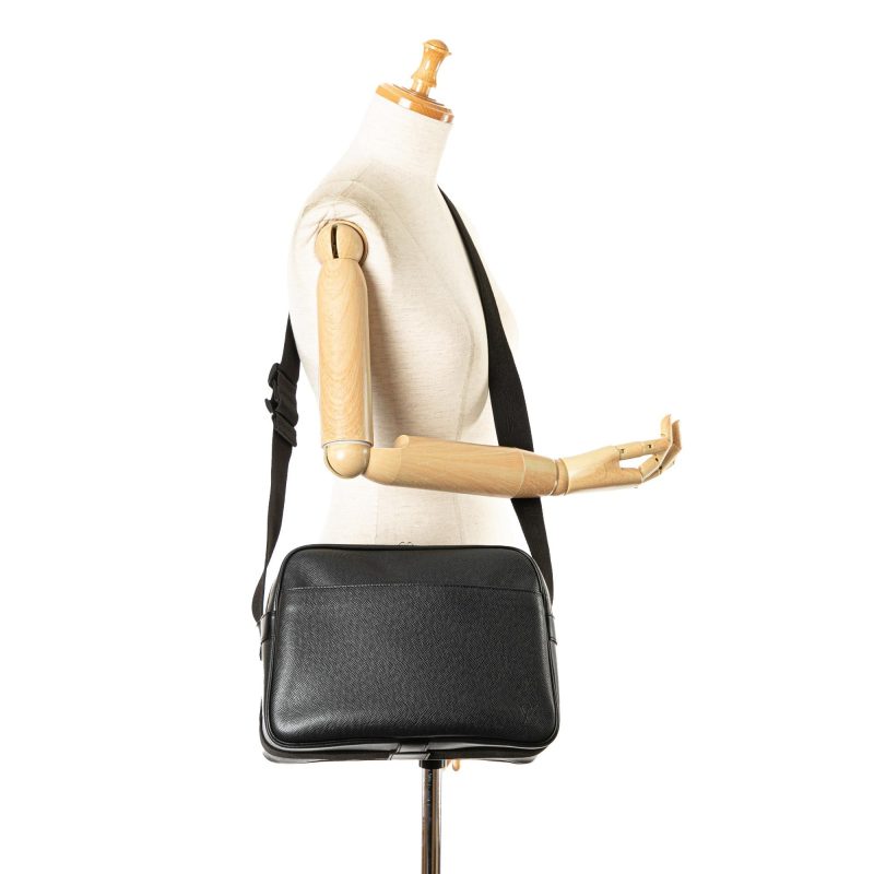 Louis Vuitton Taiga Reporter PM (f2dwZU) - Image 5
