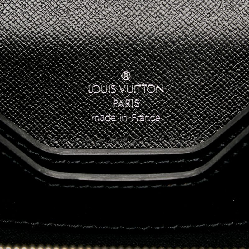 Louis Vuitton Taiga Robusto 1 Briefcase (QkwrYL) - Image 7