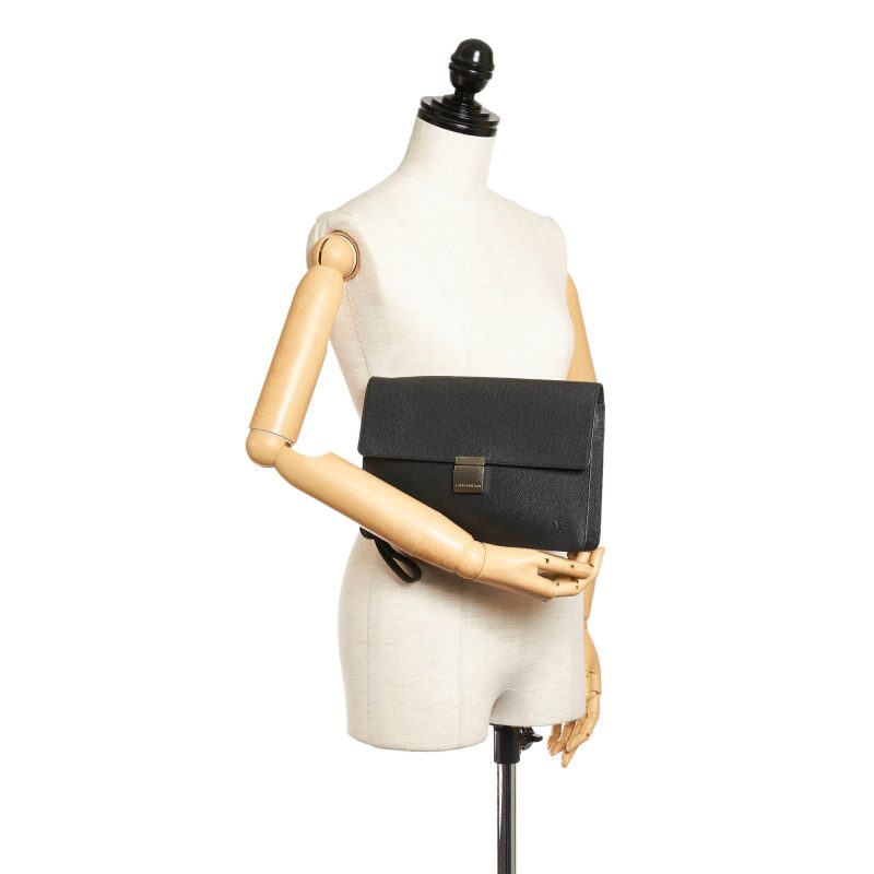 Louis Vuitton Taiga Selenga (28238) - Image 5