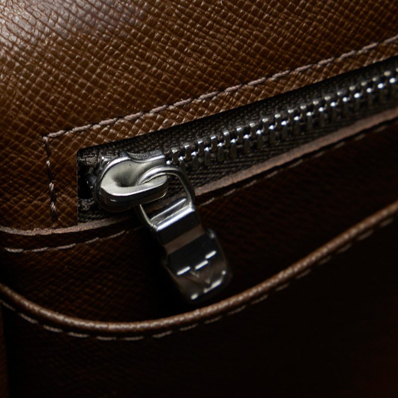 Louis Vuitton Taiga Selenga (OGQi3F) - Image 9