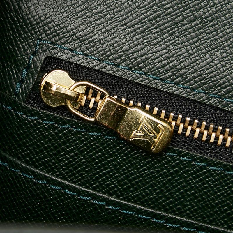 Louis Vuitton Taiga Selenge (XwKa9Q) - Image 9