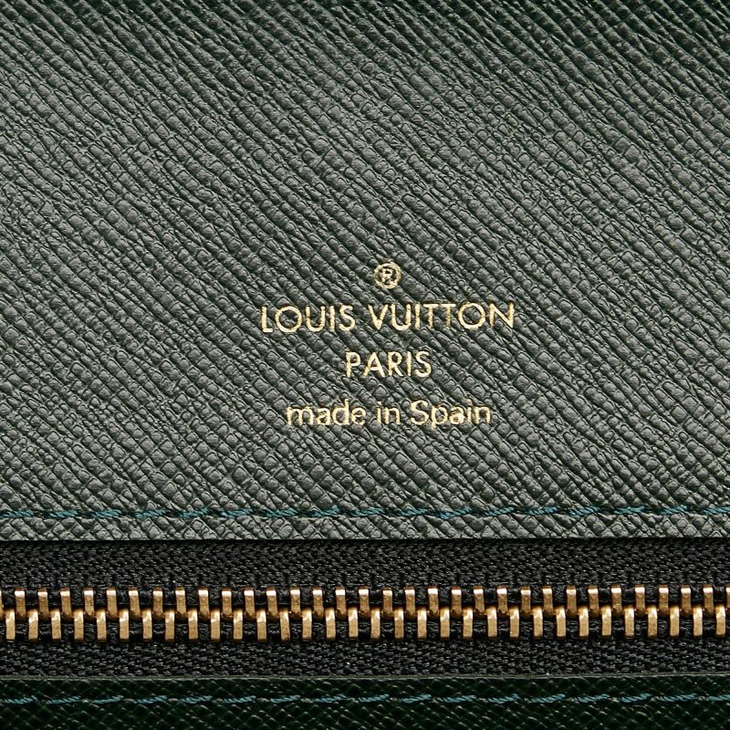 Louis Vuitton Taiga Selenge (XwKa9Q) - Image 7