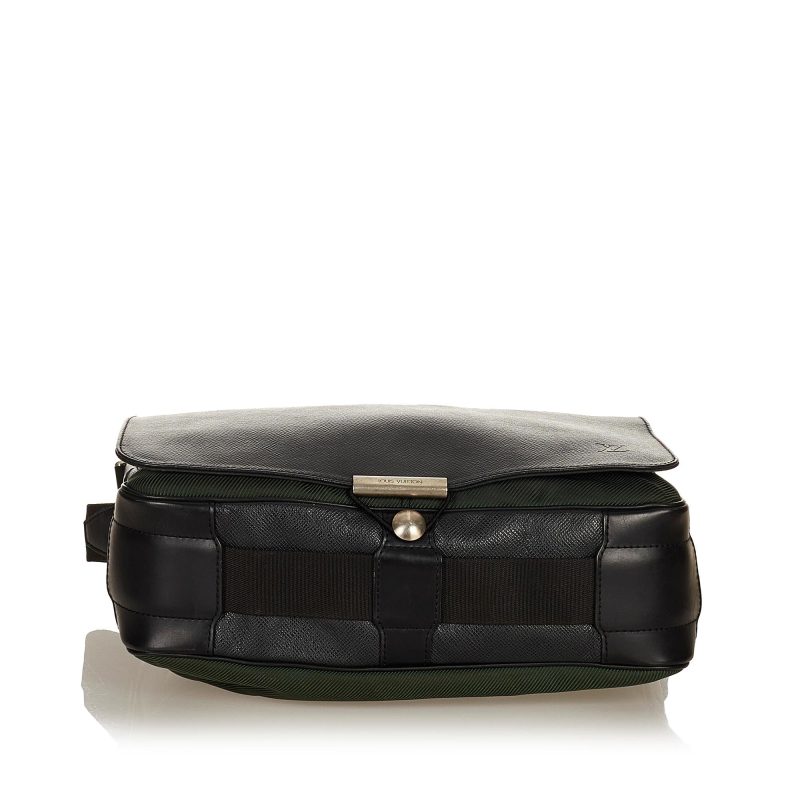 Louis Vuitton Taiga Viktor (NsTMbm) - Image 4