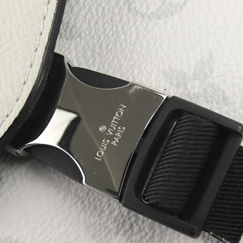 Louis Vuitton Taigarama Outdoor Flap Messenger (36586) - Image 7