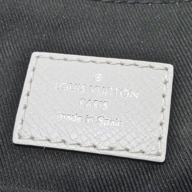 Louis Vuitton Taigarama Outdoor Flap Messenger (E3Pq4v) - Image 7