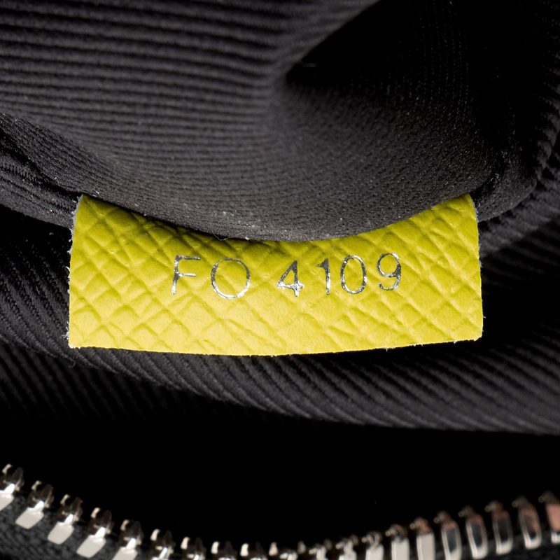 Louis Vuitton Taigarama Leather Outdoor Messenger Bag (2LtRge) - Image 6