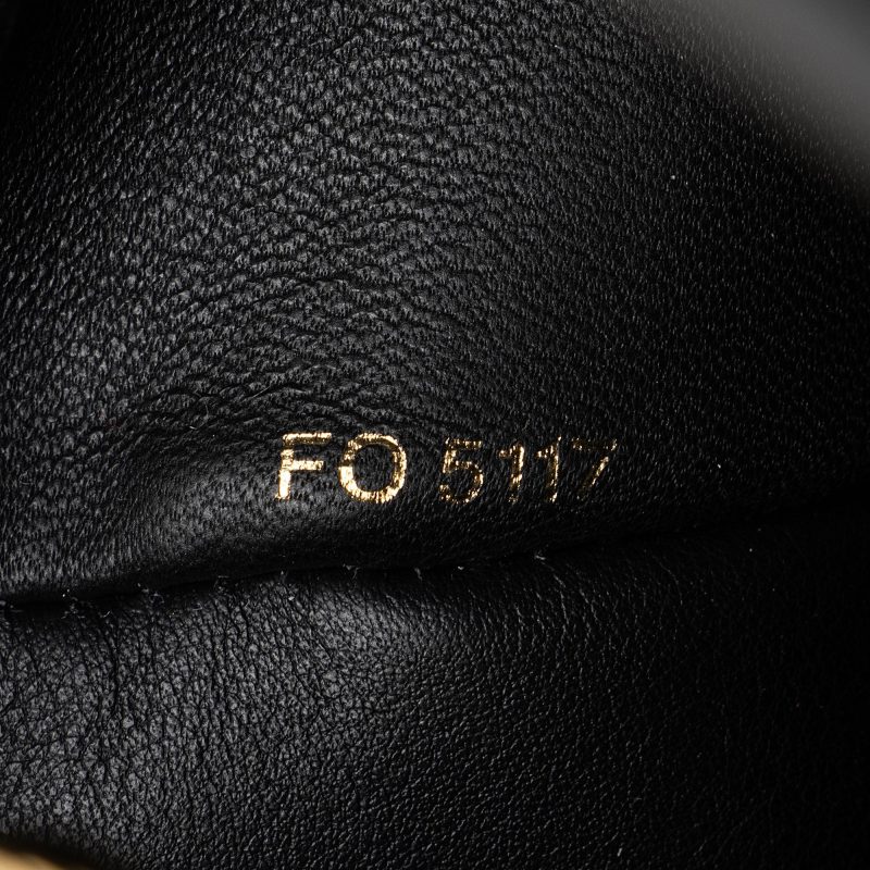 Louis Vuitton Taurillon CIty Steamer PM Tote (DkJJ7O) - Image 6