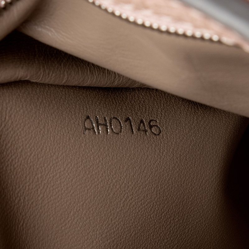 Louis Vuitton Taurillon Capucines MM Bag (LI0MzN) - Image 6