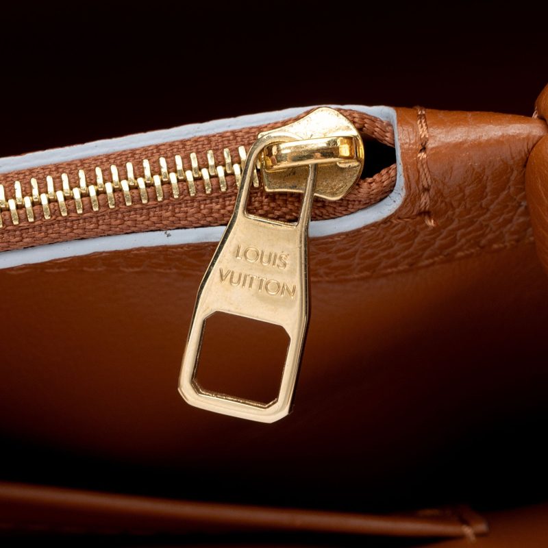 Louis Vuitton Taurillon Capucines MM Bag (k71Gmv) - Image 10