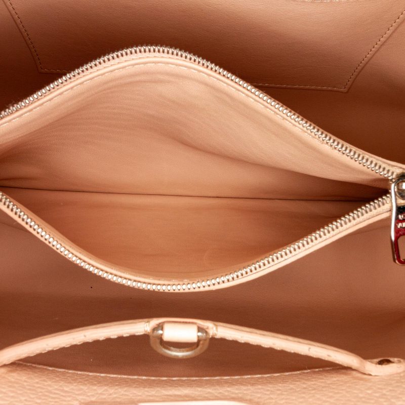 Louis Vuitton Taurillon Capucines MM (NxXS5i) - Image 8