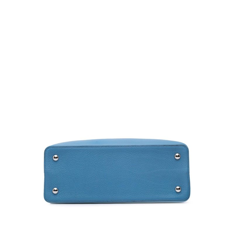 Louis Vuitton Taurillon Capucines MM (MsIgT1) - Image 4