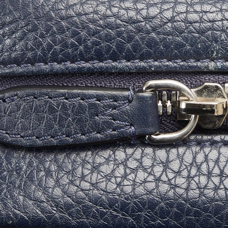 Louis Vuitton Taurillon Danube LV Circle  PM (n3Hrmy) - Image 9