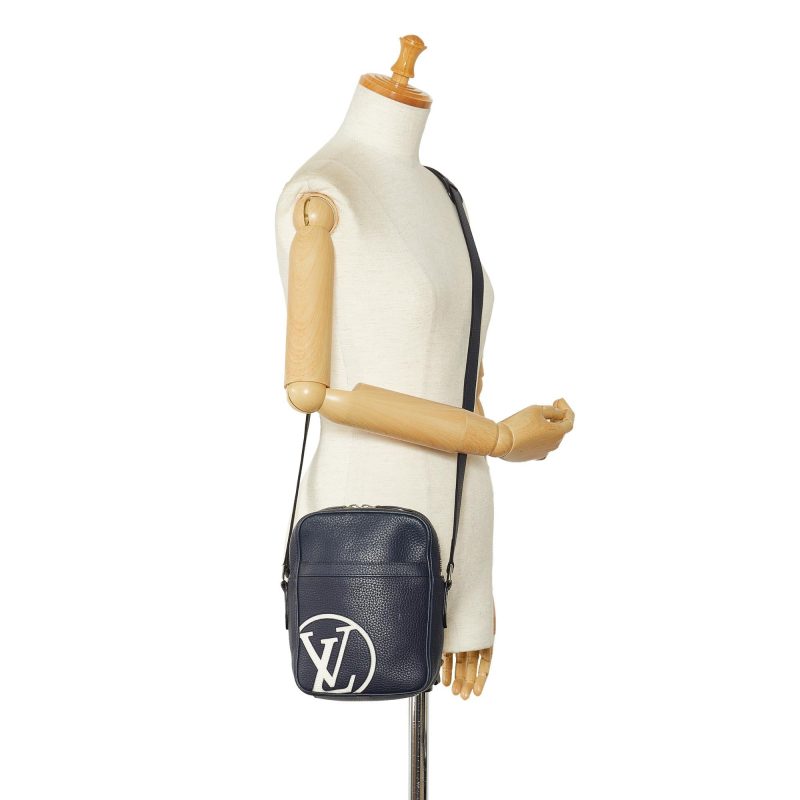 Louis Vuitton Taurillon Danube LV Circle  PM (n3Hrmy) - Image 5