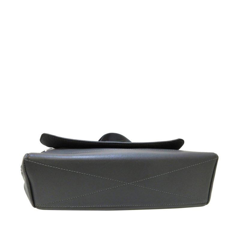 Louis Vuitton V-Line Crossbody 36380) - Image 4