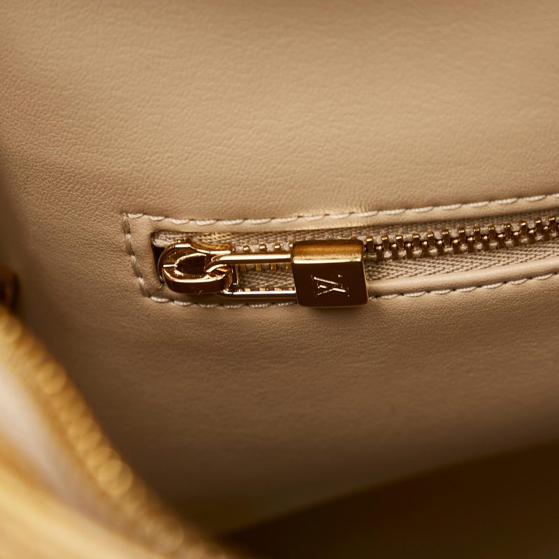Louis Vuitton Vernis Houston (28486) - Image 9
