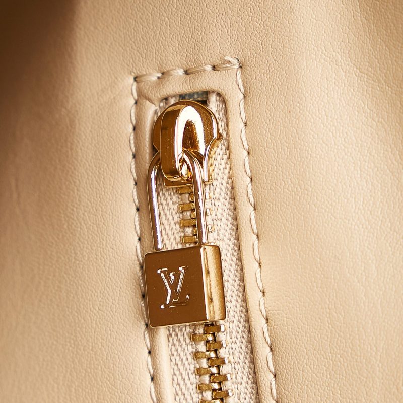 Louis Vuitton Vernis Houston (36913) - Image 9
