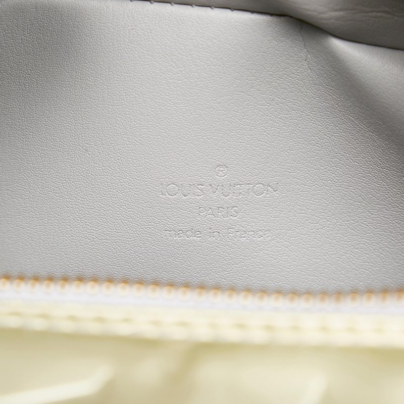 Louis Vuitton Vernis Tompkins Square (33702) - Image 7
