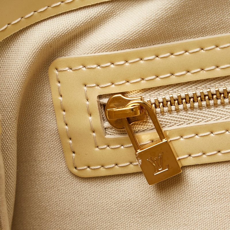 Louis Vuitton Vernis Wilshire PM 35247) - Image 9