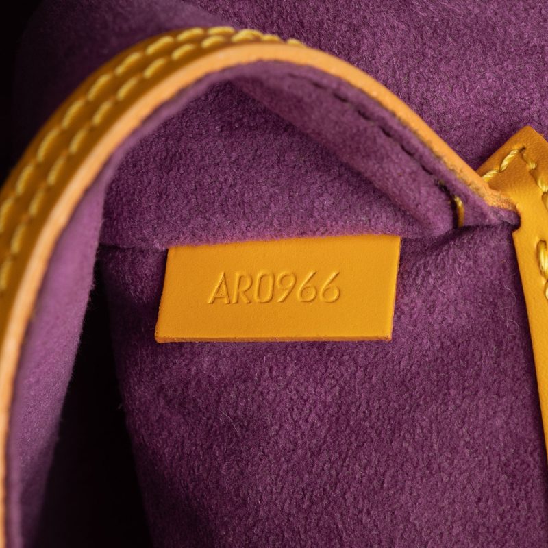 Louis Vuitton Vintage Epi Leather Alma PM Satchel (PzSHJO) - Image 6