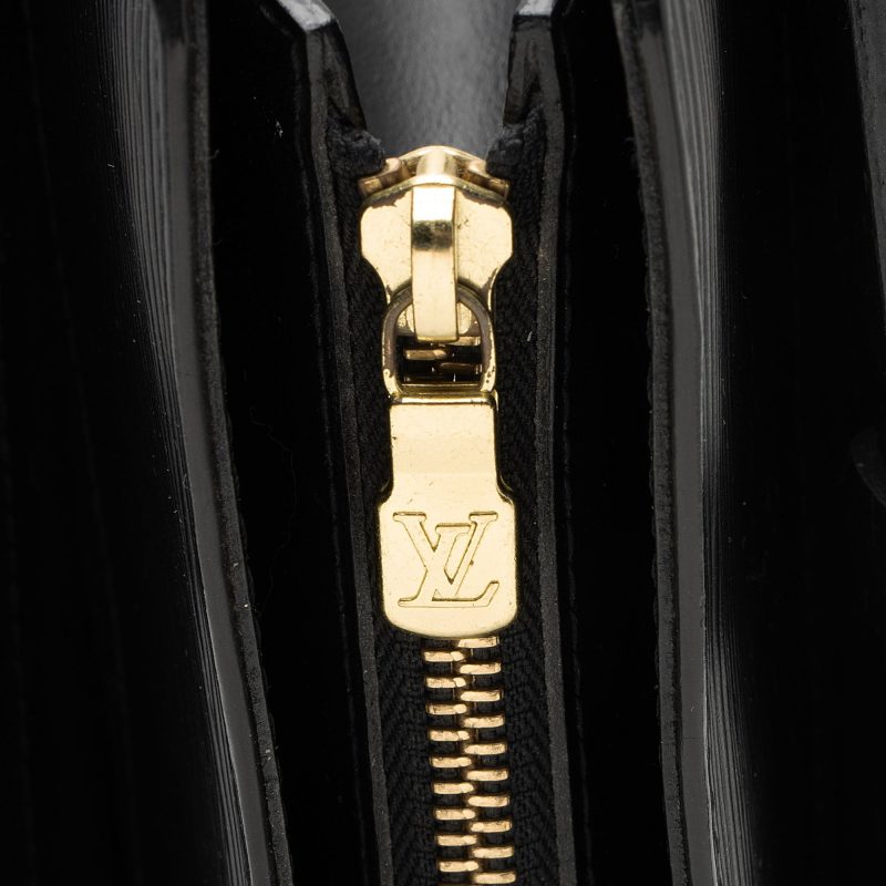 Louis Vuitton Vintage Epi Leather Croisette PM Shoulder Bag (vgaztx) - Image 9
