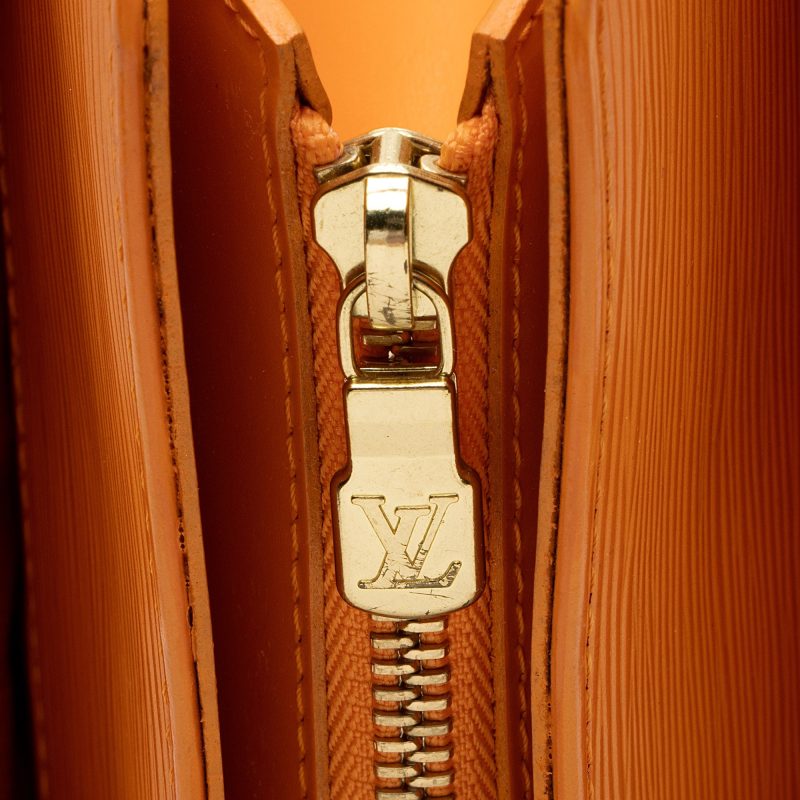 Louis Vuitton Vintage Epi Leather Croisette PM Shoulder Bag (dMhNlB) - Image 9