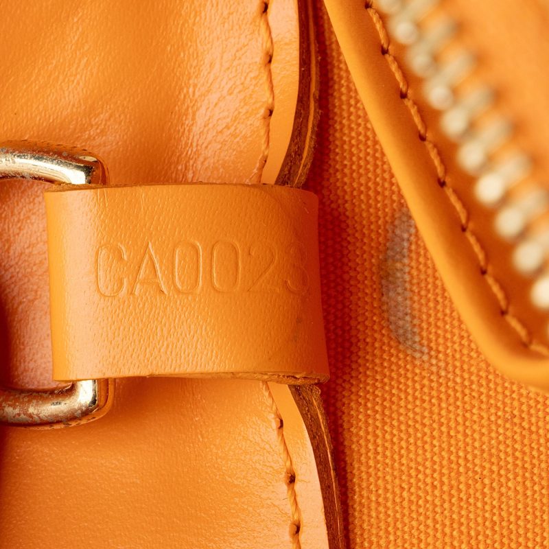 Louis Vuitton Vintage Epi Leather Croisette PM Shoulder Bag (dMhNlB) - Image 6